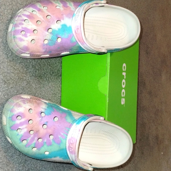 Crocs - Picture 2 of 3